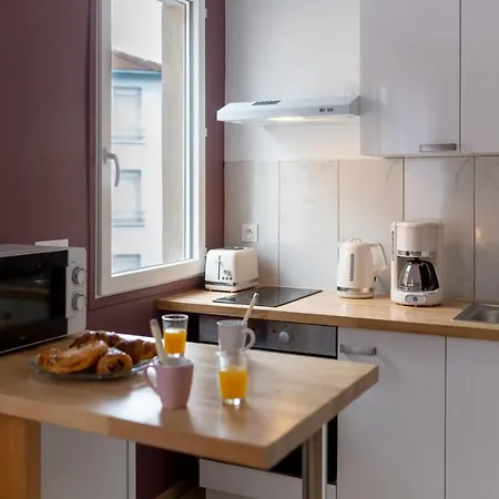 Loc Trotteur Le Pivoine Grand Confort, Gare Sncf De Apartament