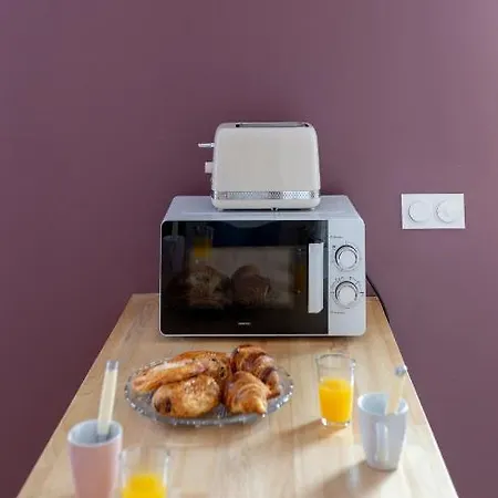 Loc Trotteur Le Pivoine Grand Confort, Gare Sncf De *