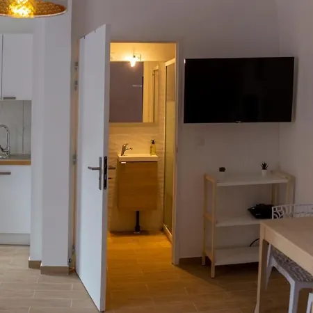 Loc Trotteur Le Pivoine Grand Confort, Gare Sncf De Lägenhet